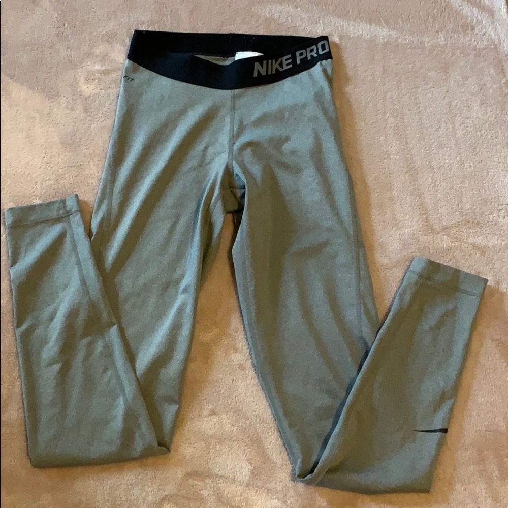 Women’s xs grey Nike Pro leggings